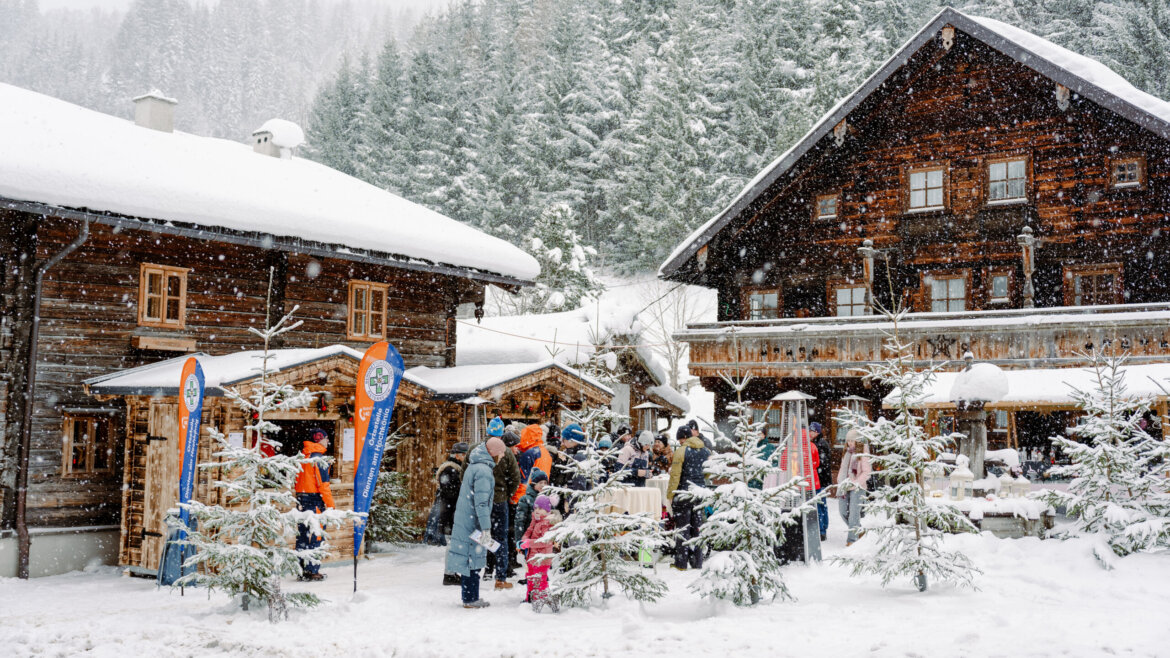 Mercatino dell’Avvento innevato a Dienten nella regione del Hochkönig