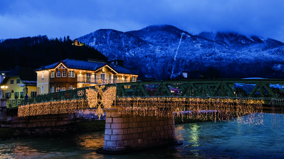 Illuminazione natalizia del ponte di Elisabetta a Bad Ischl, dedicato all’imperatrice Sissi (Vista ingrandita)
