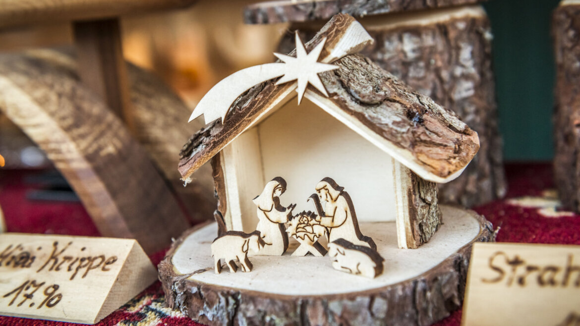 Mini presepe in legno venduto alla Magia dell’Avvento di Hellbrunn a Salisburgo (Vista ingrandita)