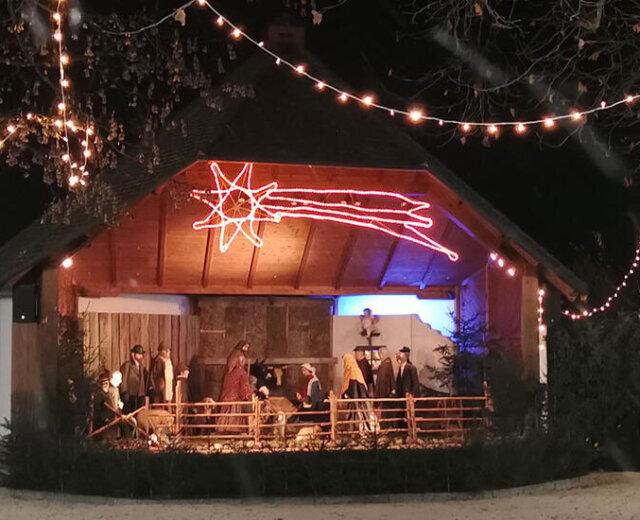 Famoso presepe tradizionale di Nussdorf sul lago Attersee, esposto nel padiglione della musica nell’Attersee-Attergau, Salzkammergut