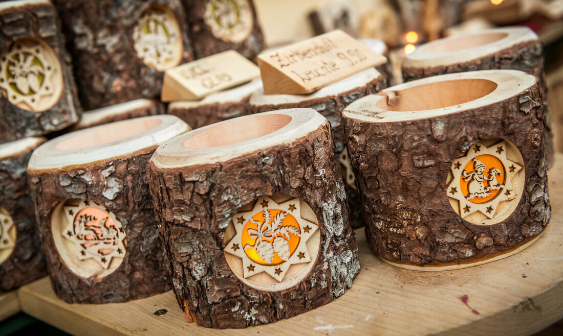 Lampada profumata in legno di cembro come esempio di artigianato tradizionale a Salisburgo (Vista ingrandita)