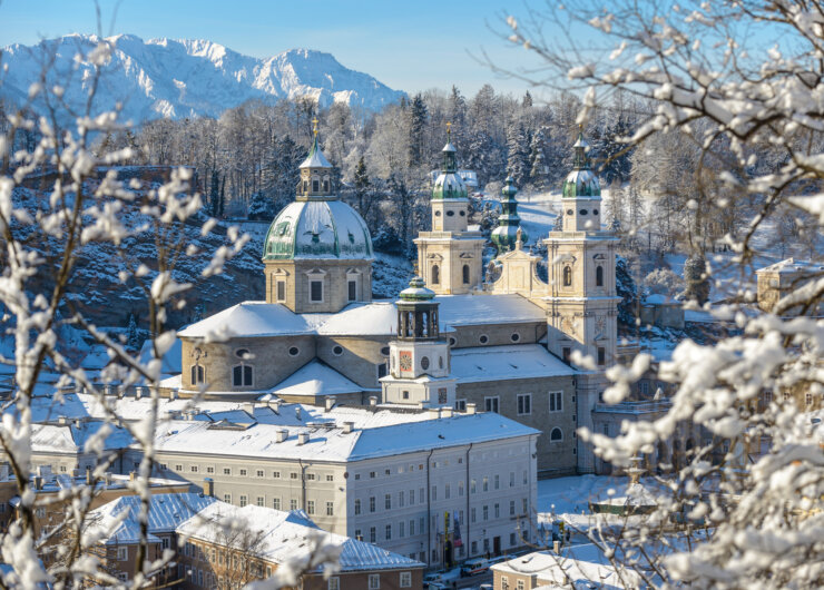 Veduta invernale sul Duomo di Salisburgo Vista sulla città di Salisburgo con il Duomo al centro ripresa dal monte Kapuzinerberg