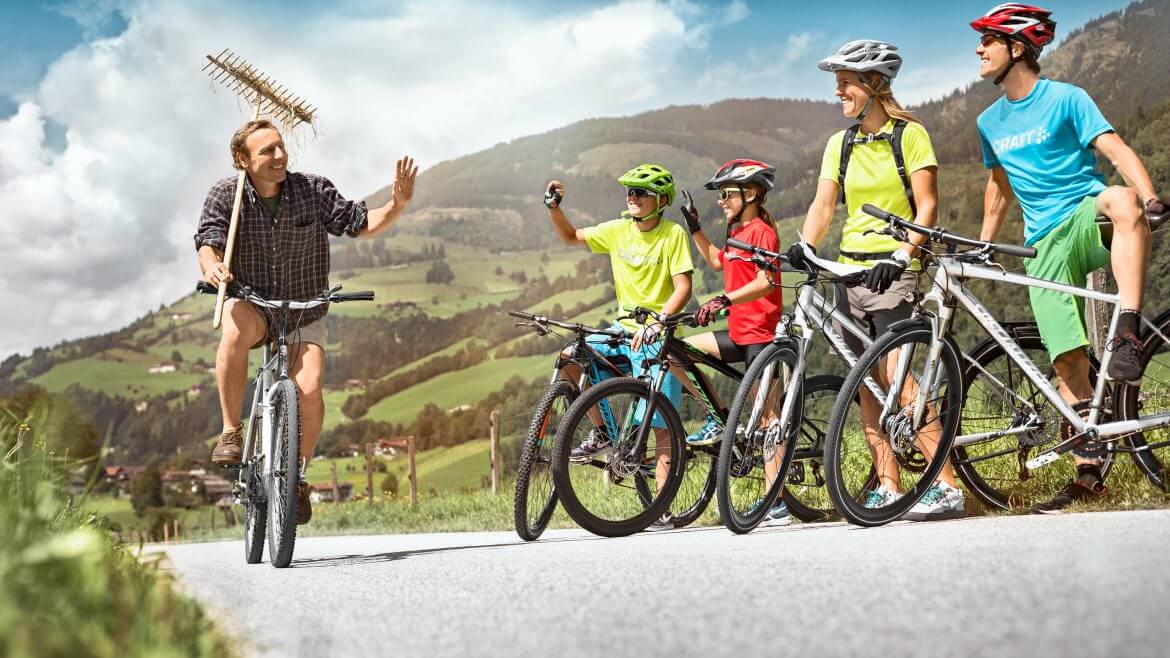 Begroeting op de fiets