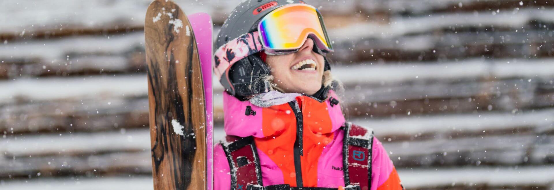 Skifahrerin freut sich über Schneefall