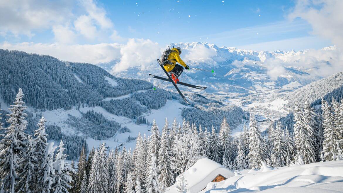 Młodzi nieustraszeni znajdą na Ziemi Salzburskiej fantastyczne snowparki i halpajpy do kreatywnej jazdy na nartach i snowboardzie, tak jak tutaj w Werfenweng.