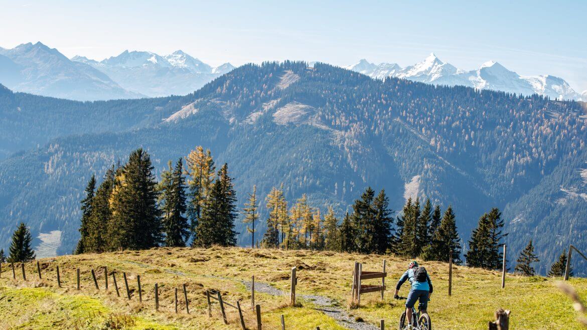 Sympatykom kolarstwa górskiego region Hochönig oferuje 20 km górskich szlaków rowerowych, flowtrail i długodystansowe wycieczki rowerowe z transportem bagażu.