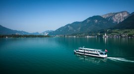Pięknym wakacyjnym przeżyciem jest rejs statkiem po jednym z najpiękniejszych jezior w Salzkammergut, Wolfgangsee