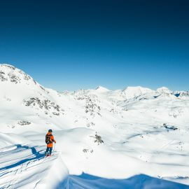 Zima w Obertauern obiecuje pewny śnieg i białe szaleństwo bez konieczności odpinania nart.