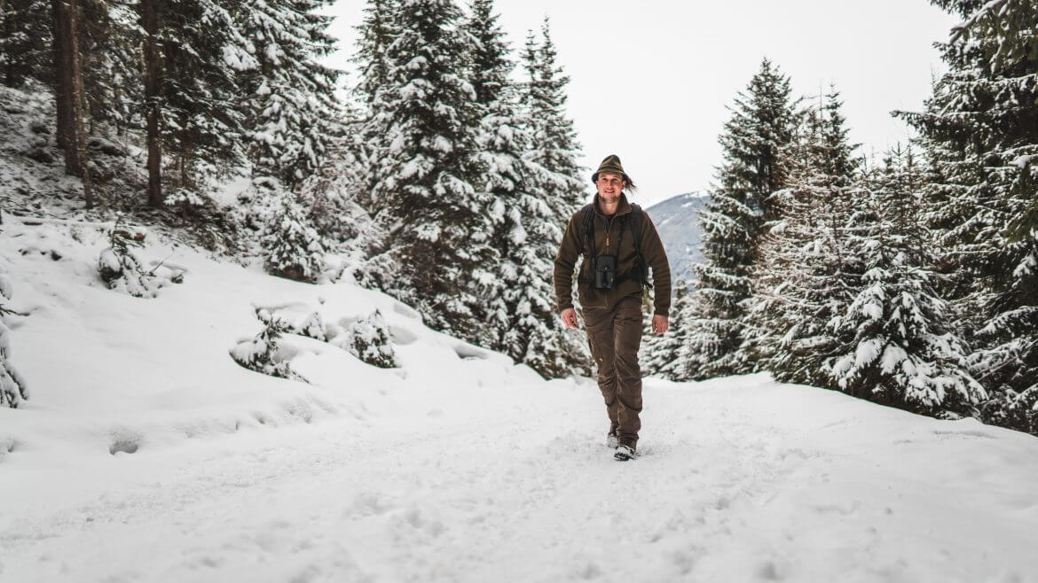 Michael Lagger dokarmia jelenie w dolinie Habachtal każdego dnia punktualnie o tej samej porze i w tym samym miejscu