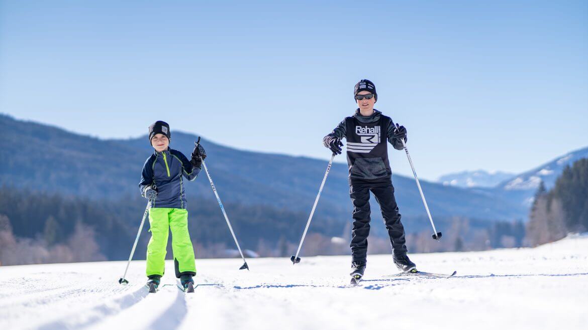 Coraz więcej rodziców zabiera swoje pociechy na narty biegowe, a coraz więcej dzieci znajduje upodobanie w tym sporcie. Tu trasa biegowa w ST. Andrä w Salzburskim Lungau.