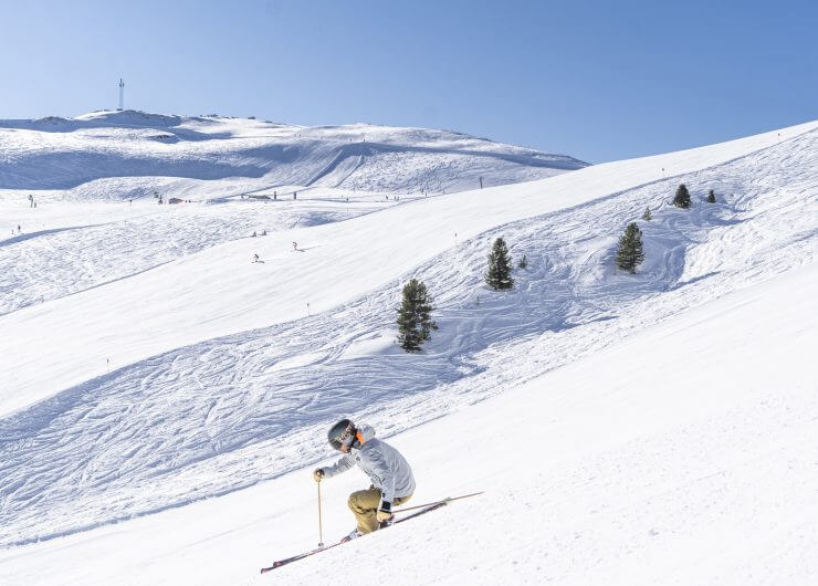 Kameralna stacja narciarska, niebieskie i czerwone trasy zjazdowe, przytulna schroniska i świetna atmosfera: takie są narty w Wildkogel & Arena