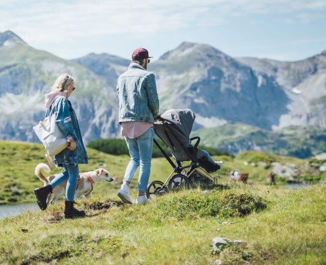 Mit Kinderwangen beim Wandern in Obertauern