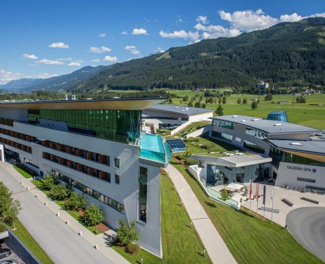 Zell am See-Kaprun - Resortansicht vom Tauern Spa im Sommer