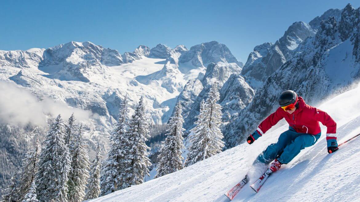 Szusowanie panoramicznym szlakiem narciarskim "panoronda" w Dachstein West to 40 km niezapomnianych wyzwań wśród zachwycających górskich widoków..