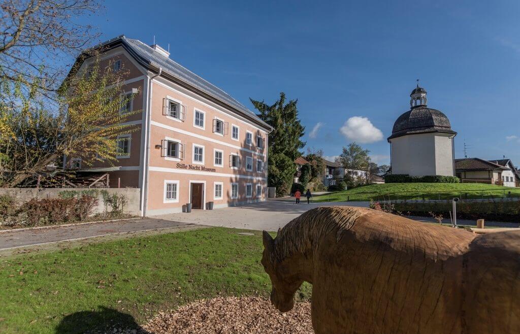 Muzeum Cichej Nocy oraz Kaplica Cichej Nocy w Oberndorfie czynne są przez cały rok.
