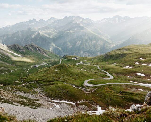 rz_glockner__mik1799–koenigshofer-michael-1170×658 Najbardziej spektakularna droga panoramiczna w Alpach wiedzie przez Park Narodowy Wysdokich Taurów do stąp najwyższego szczytu austriackich Alp, Grossglocknera.