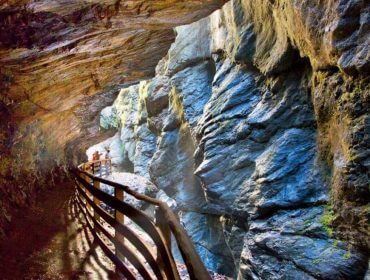 Skalny wąwóz Liechtensteinklamm koło St. Johann na Ziemi Salzburskich zalicza się do największych cudów alpejskiej natury.