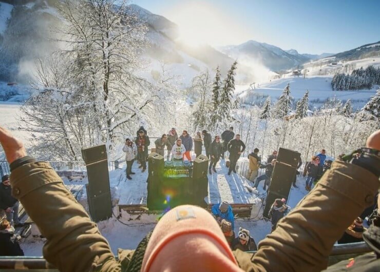 Kultowe party na otwarcie sezonu narciarskiego w Saalbach - Rave on Snow.